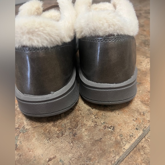 New Fuzzy slip-on shoes - Picture 5 of 8